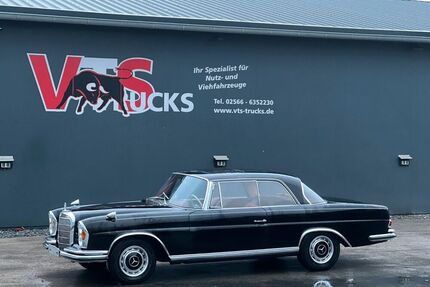 Mercedes 220