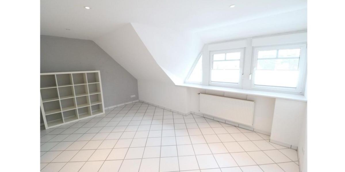 Dachgeschoßwohnung Cloppenburg - 4 Zimmer, 95 m&sup2;, 999&euro; | Angebot:26392515