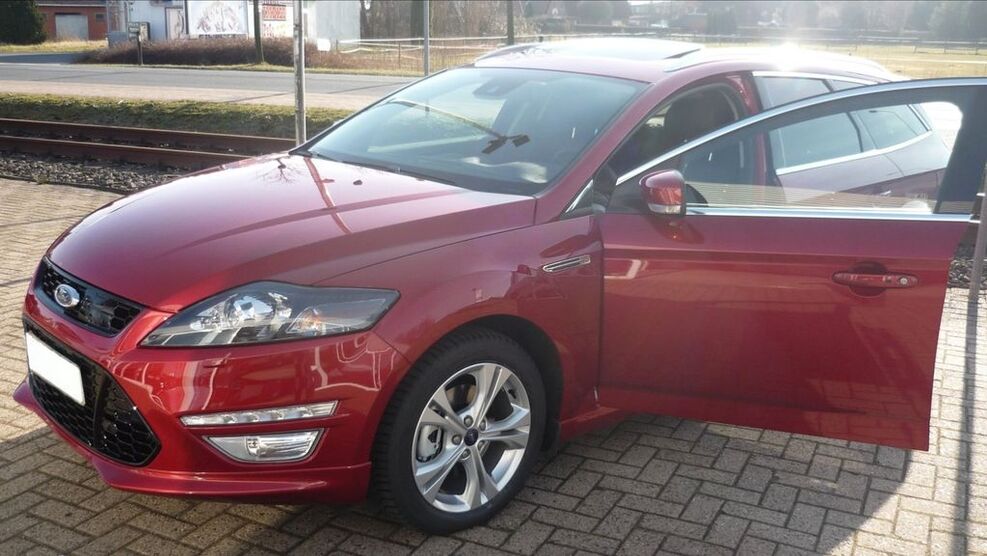 Ford Mondeo 205.000 km 8.700 € Oldenburg 26135