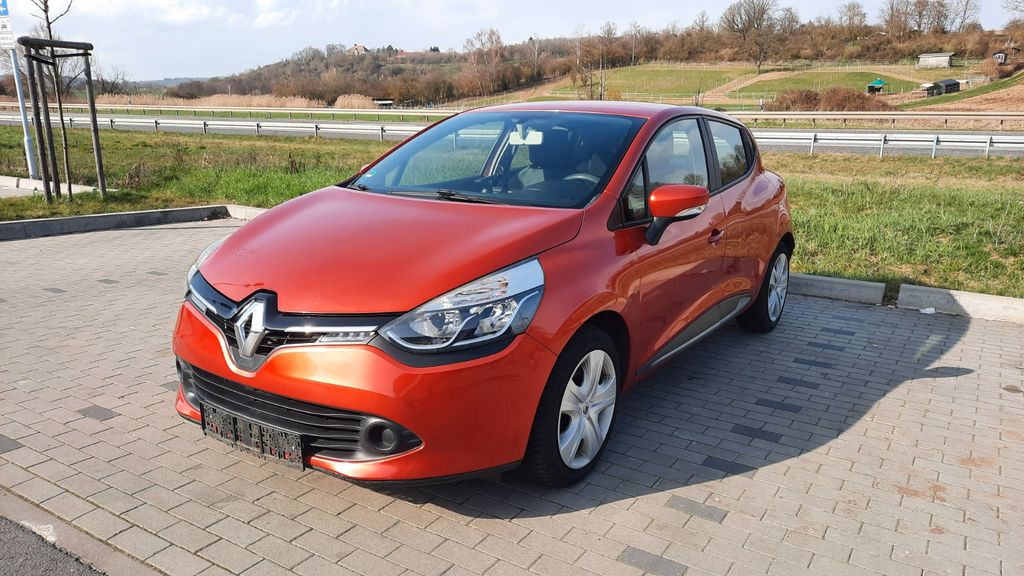 Renault Clio 98.000 km 5.800 &euro; Altenstadt 63674