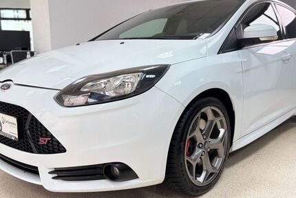 Ford Focus 67.529 km 14.440 &euro; Beeskow 15848