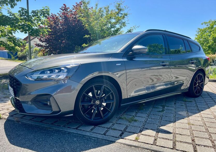 Ford Focus 107.000 km 14.990 € Cham 93413