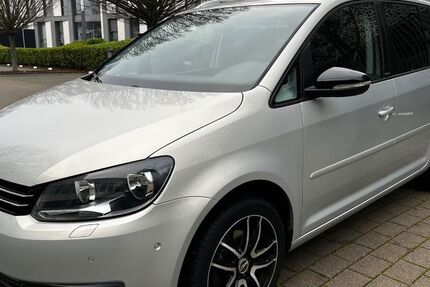 VW Touran 143.000 km 9.200 &euro; Plankstadt 68723