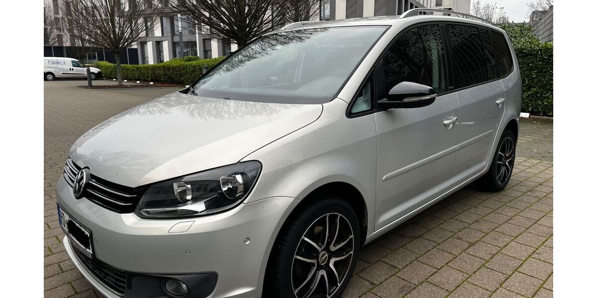 VW Touran 143.000 km 9.200 &euro; Plankstadt 68723
