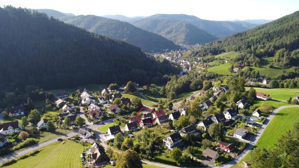 Gemütliches Haus mit Top-Aussicht zu verkaufen in Schramberg zimmer