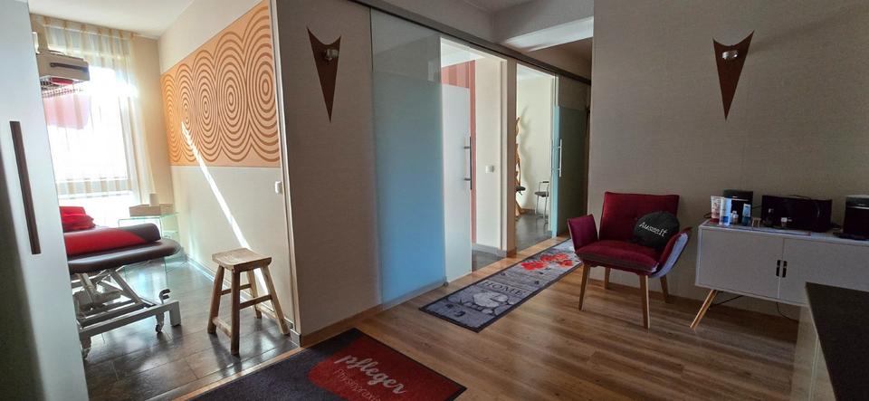 Erdgeschoßwohnung Heilsbronn - 9 Zimmer, 220 m&sup2;, 598.000&euro; | Angebot:25961632