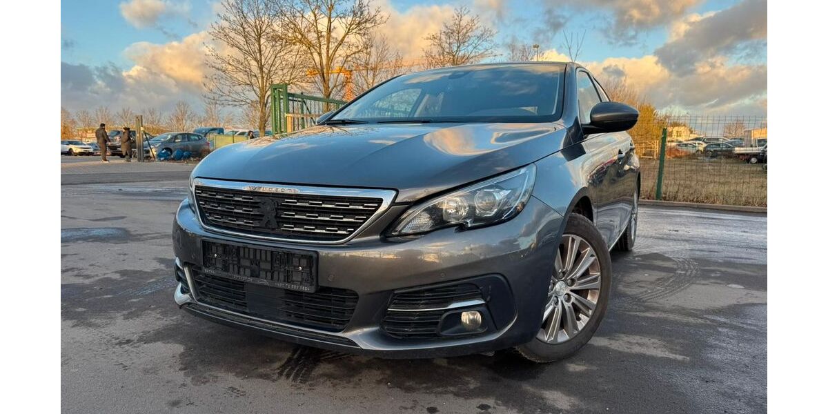 Peugeot 308 187.000 km 8.900 &euro; MIttenwalde 15749