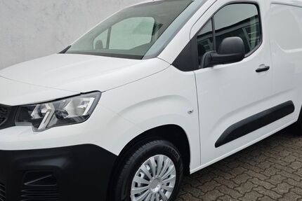 Peugeot Partner 181.500 km 7.490 &euro; Ötigheim 76470