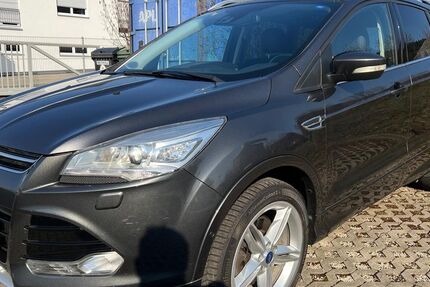 Ford Kuga 157.000 km 10.600 &euro; Sengenthal 92369