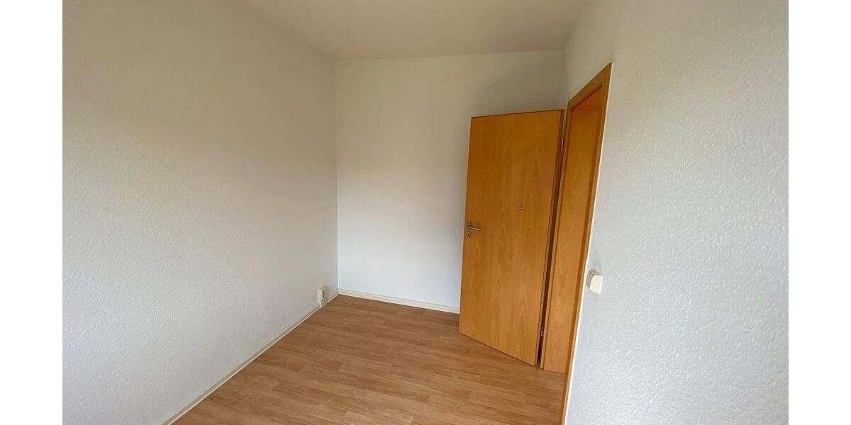 Etagenwohnung Suhl Neundorf - 4 Zimmer, 64 m&sup2;, 340&euro; | Angebot:25645765