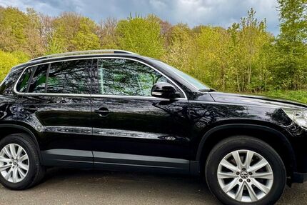 VW Tiguan 49.900 km 9.990 &euro; Wetzlar 35576
