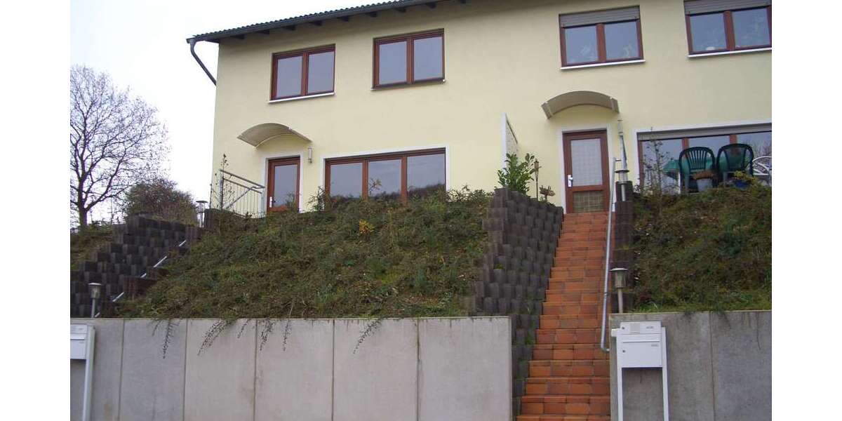 Haus zum Mieten in Niedernhausen-Engenhahn 1.495 € 155 m² 5 zimmer