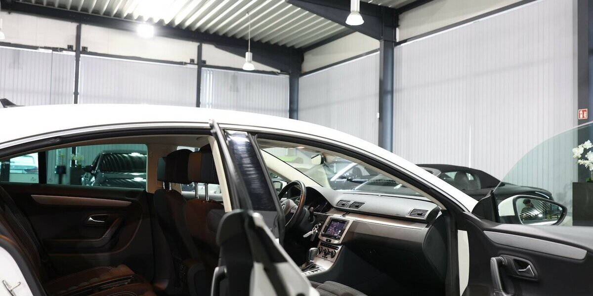 VW CC 1.4 TSI DSG SPORTLINE WHITE / XENON / NAVI+ 92.000 km 15.991 &euro; Hamm 59077