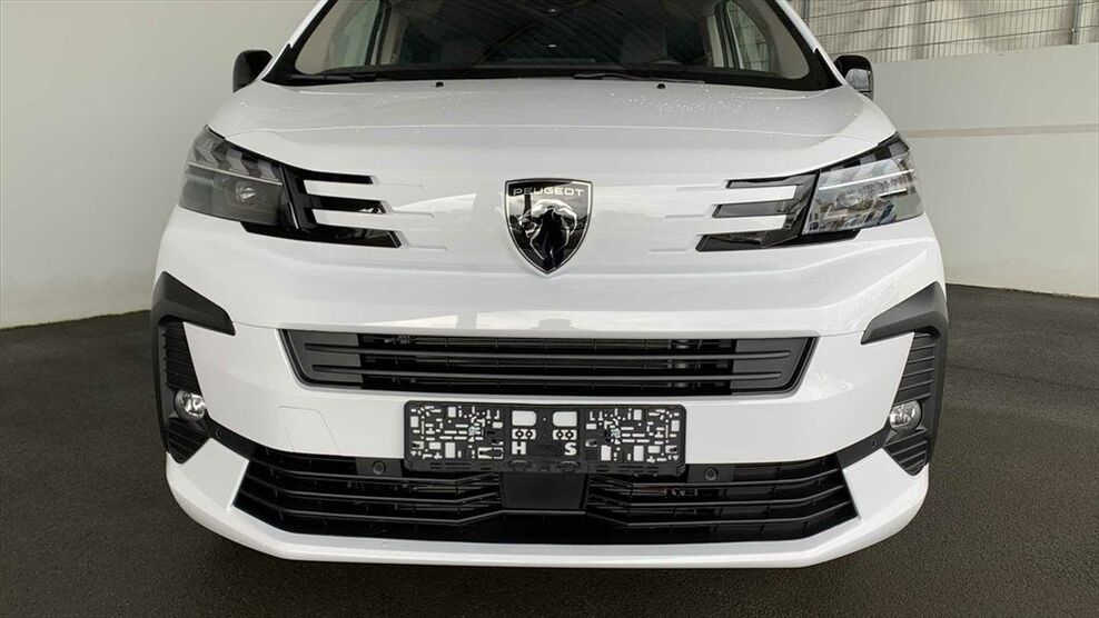 Peugeot Traveller 1.001 km 44.770 € Neuensalz 08541