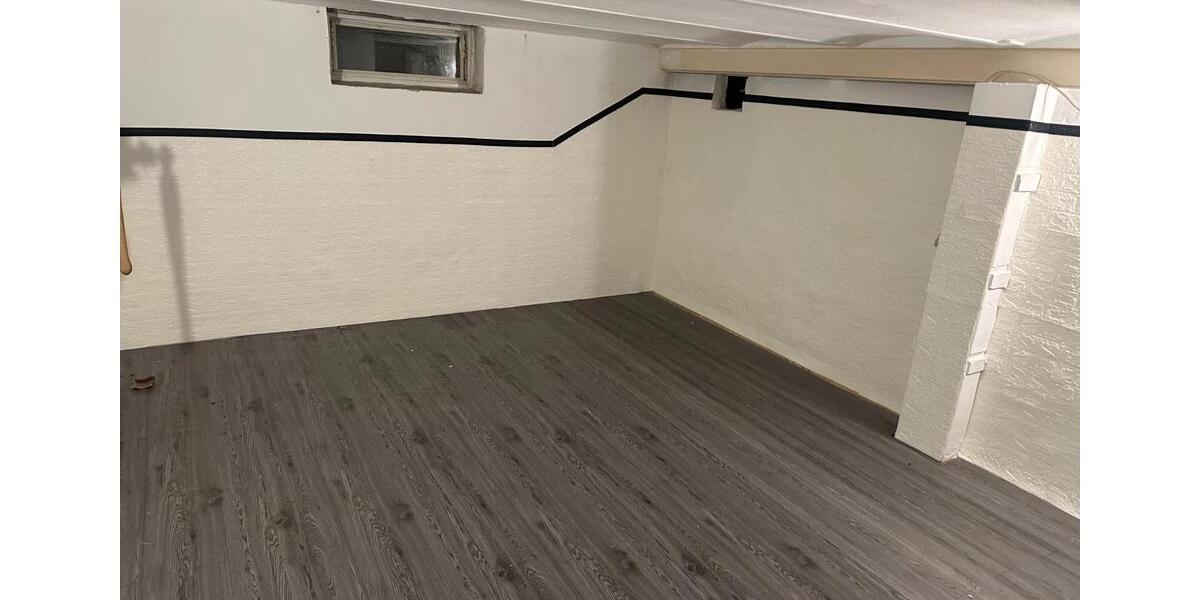 Erdgeschoßwohnung Rodenberg - 7.5 Zimmer, 165 m&sup2;, 1.000&euro; | Angebot:26394121
