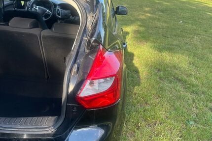 Ford Focus 186.000 km 2.450 &euro; Giengen 89537