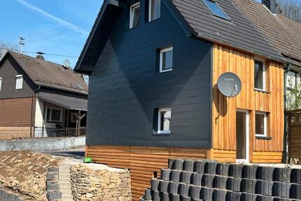 Doppelhaushälfte Erlenhagen Neubau mit Terrasse und Parkplätzen