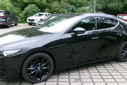 Mazda 3 13.706 km 29.990 &euro; Berlin 13407