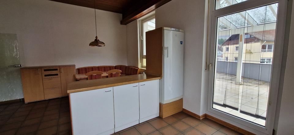 Voll-Möbilierte Wohnung mit Kachelofen 140qm in Bessenbach 2 zimmer