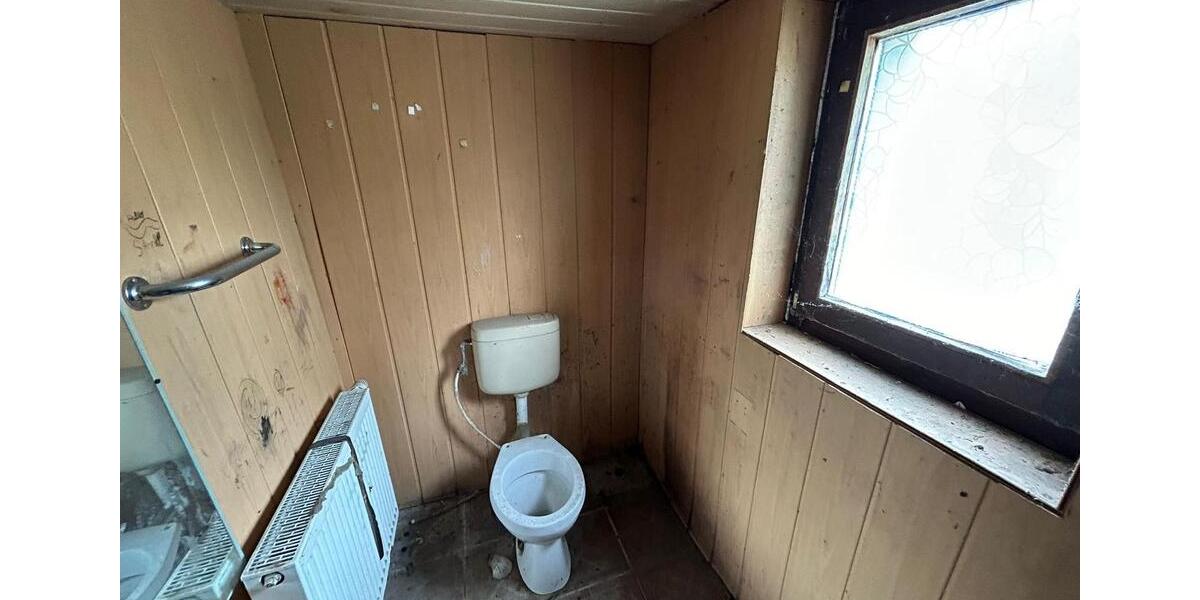 HAUS MIT SCHEUNE südlich von BERLIN 4 zimmer