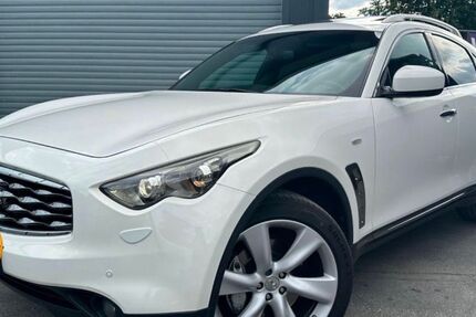 INFINITI FX 175.000 km 10.999 &euro; Hamburg 20535