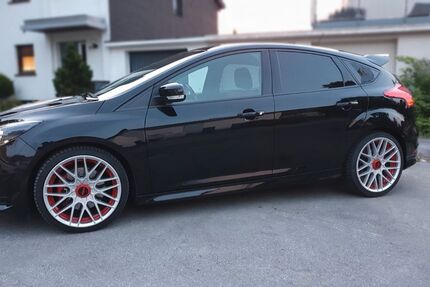 Ford Focus 192.000 km 10.299 &euro; Haan 42781