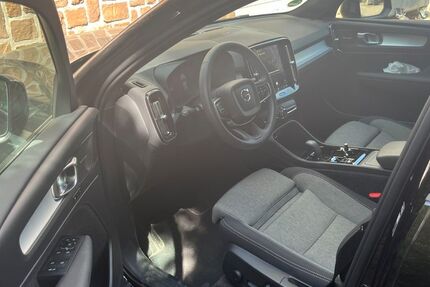 Volvo XC40 2.772 km 34.950 &euro; Hamburg 22391