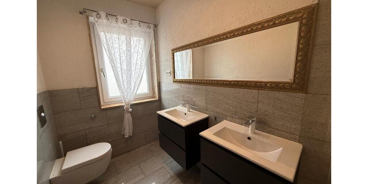 Mehrfamilienhaus von Privat mit Einliegerwohnung 7 zimmer