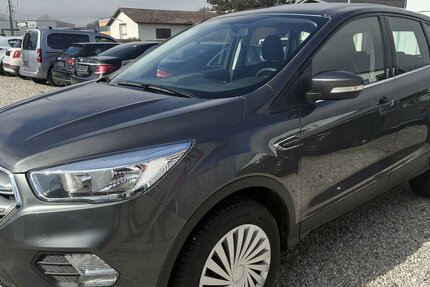Ford Kuga 2.0 TDCI 4x4 Automatik Sitzheizung Keyless 254.000 km 6.990 &euro; Altdorf 84032