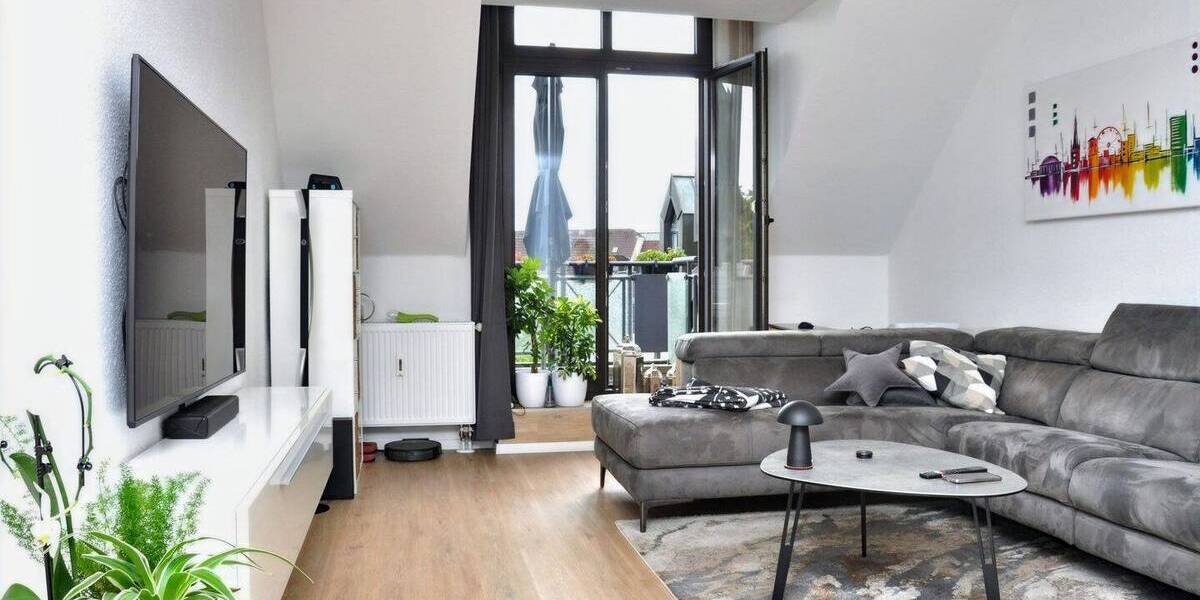 Im Herzen von Hilden: charmante DG-Wohnung, Aufzug, Balkon und TG-Platz 2 zimmer