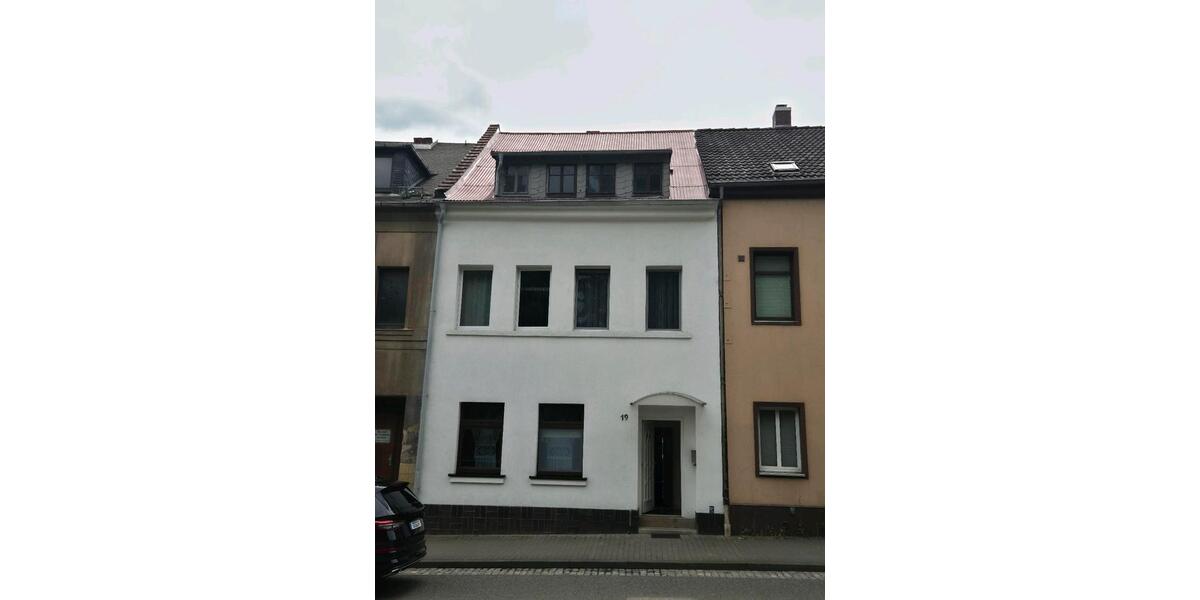 Einfamilienhaus Werdau - 1 Zimmer, 130 m&sup2;, 75.000&euro; | Angebot:27010401