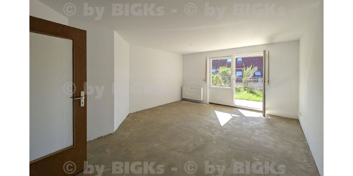 BIGKs: Suhl - Nähe Klinikum: 2 Zimmer-Wohnung mit Einbauküche und Terrasse (-;) - Erdgeschoßwohnung Suhl Suhl Heinbergsiedlung | Angebot:26418684