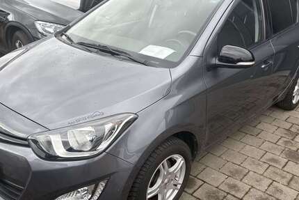 Hyundai i20 106.000 km 5.950 &euro; Staufen/Grunern 79219