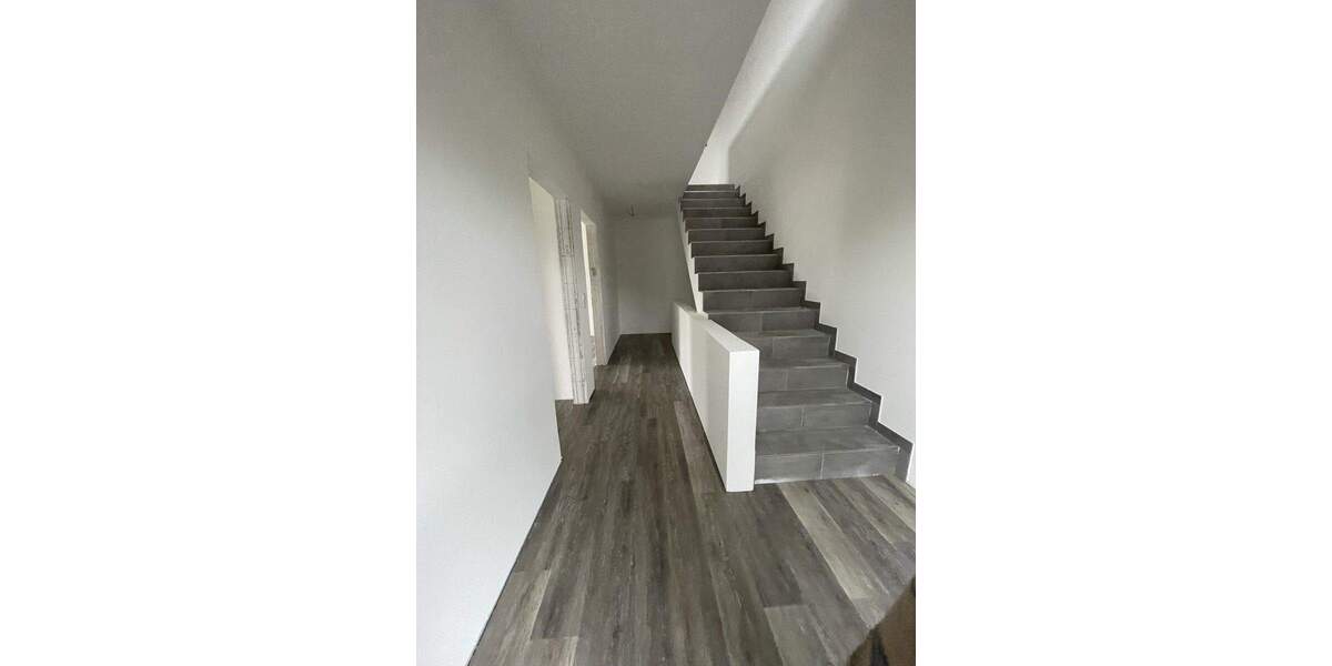 Doppelhaushälfte Stuhr - 6 Zimmer, 150 m&sup2;, 1.550&euro; | Angebot:25735370