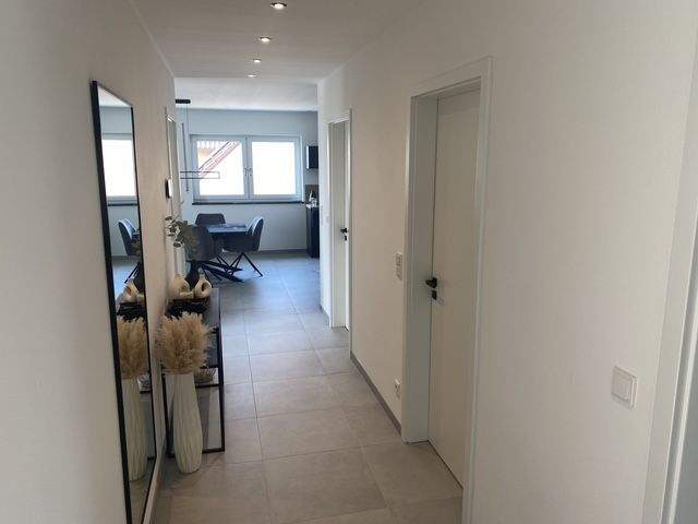 Etagenwohnung Aufhausen - 4 Zimmer, 116 m&sup2;, 1.150&euro; | Angebot:25850602