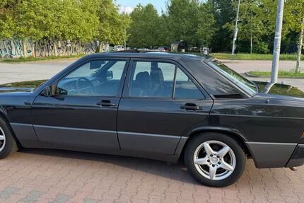 Mercedes-Benz 190 250.626 km 9.990 &euro; Berlin 10243