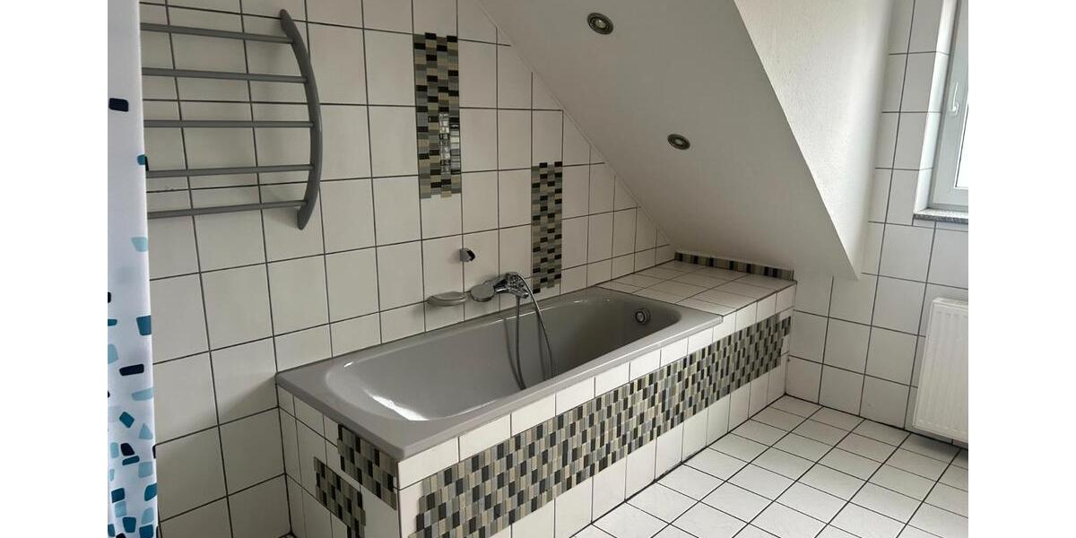 Dachgeschoßwohnung Stolberg (Rheinland) - 4 Zimmer, 116 m&sup2;, 285.000&euro; | Angebot:26351307