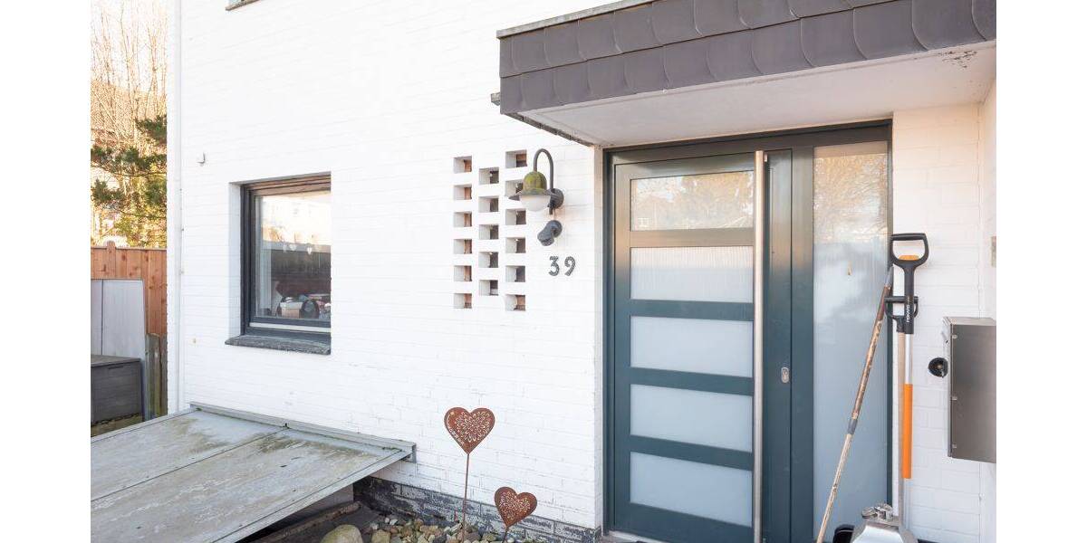 Reihenendhaus Lehrte - 7 Zimmer, 146 m&sup2;, 299.900&euro; | Angebot:26886370