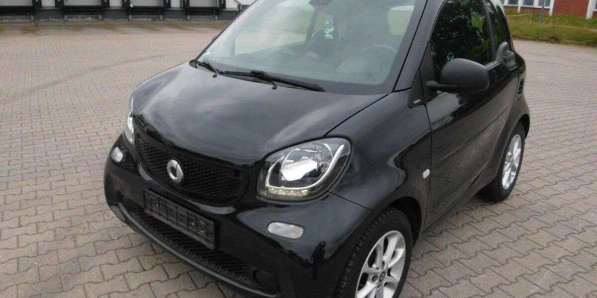 Smart forTwo 118.000 km 9.950 &euro; Lübeck 23560