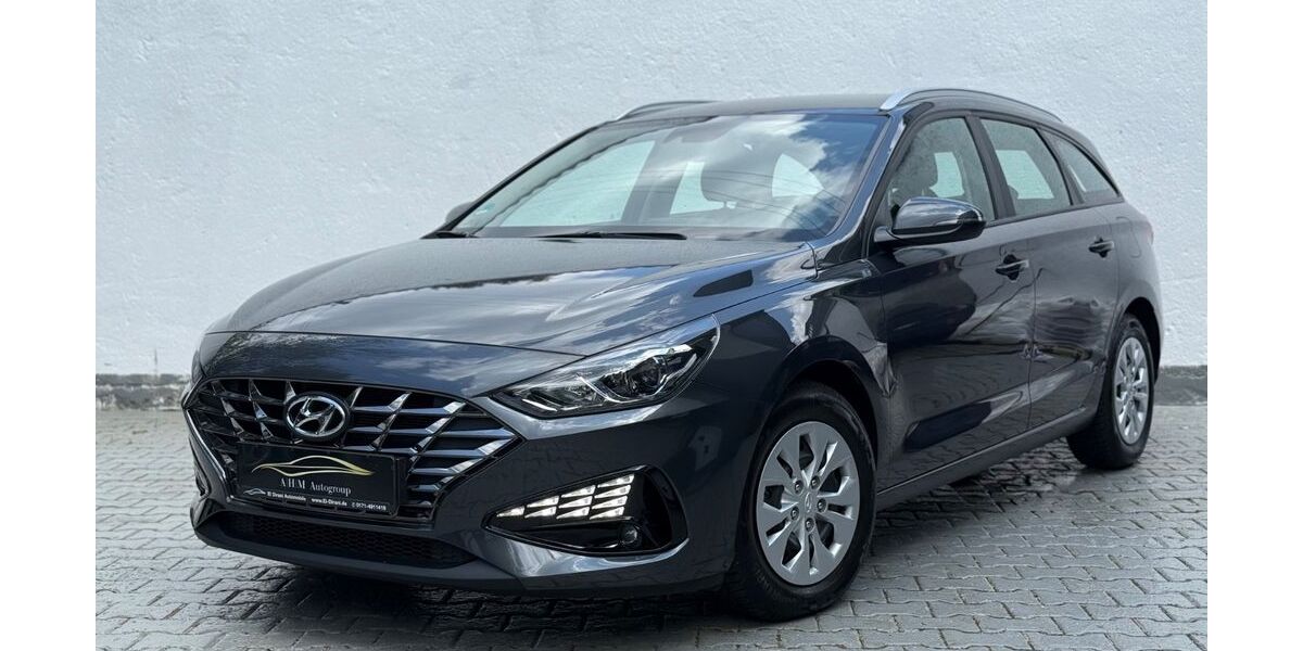 Hyundai i30 20.000 km 16.880 &euro; München 81243
