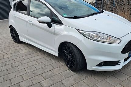 Ford Fiesta 98.338 km 11.000 &euro; Pemfling 93482