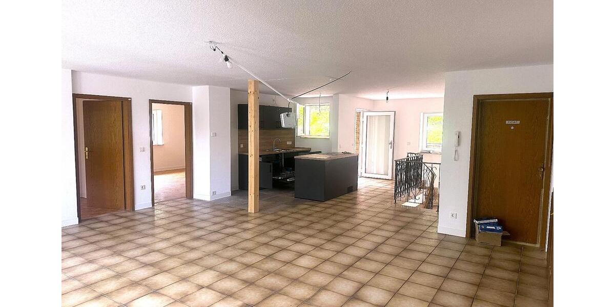 Etagenwohnung Allendorf (Lumda) - 5 Zimmer, 130 m&sup2;, 1.450&euro; | Angebot:25392014