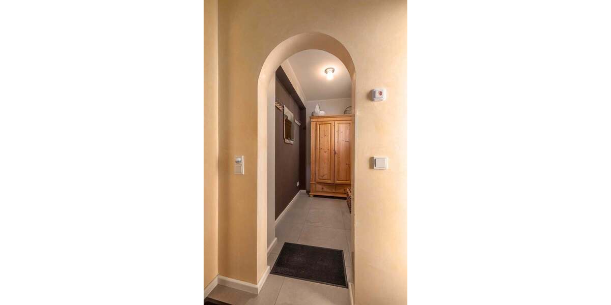 Modernisiertes Haus mit Pool & Garten in Frankfurt 4.5 zimmer