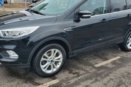 Ford Kuga 98.000 km 11.000 &euro; Marl 45770