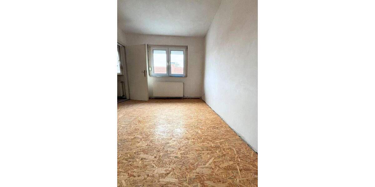 Reihenmittelhaus Zörbig - 7 Zimmer, 130 m&sup2;, 59.000&euro; | Angebot:25718921