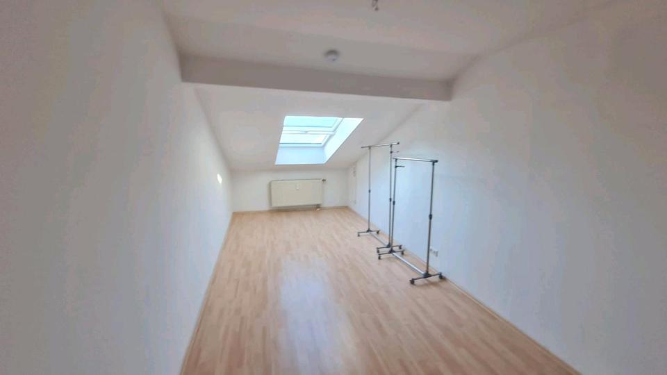 Dachgeschoßwohnung Eggenfelden - 2 Zimmer, 83 m&sup2;, 720&euro; | Angebot:26277328