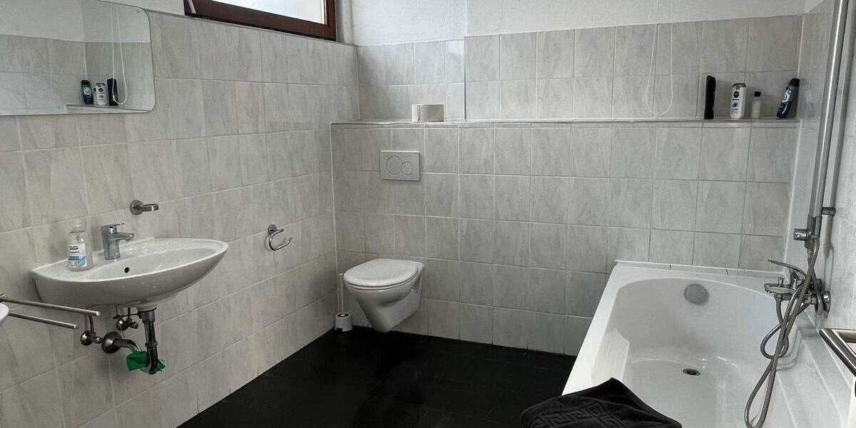 Etagenwohnung Niefern-Öschelbronn Niefern - 5 Zimmer, 130 m&sup2;, 275.000&euro; | Angebot:25780877