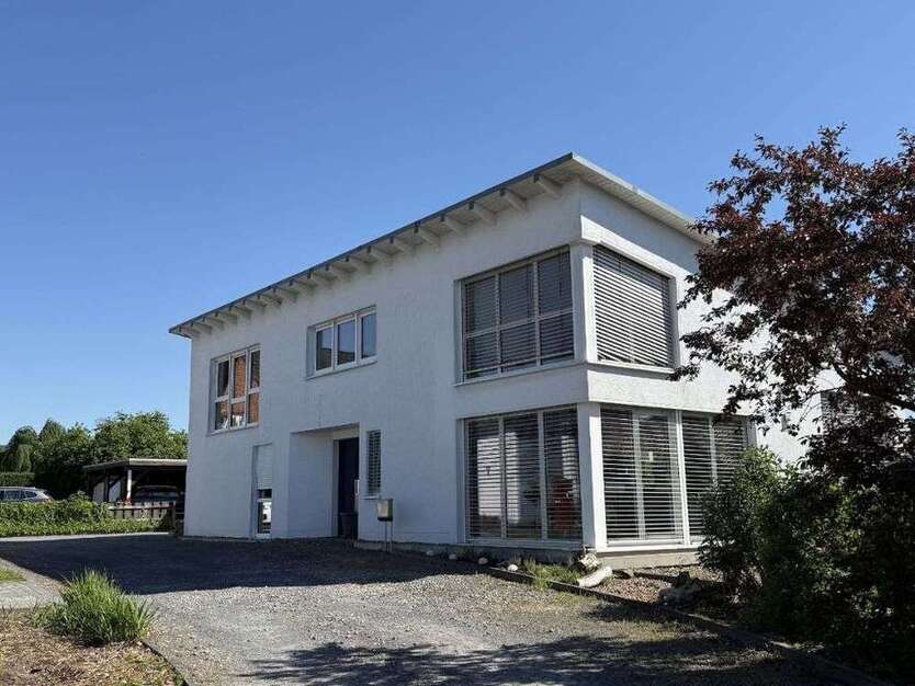 Haus zum Kaufen in Porta Westfalica - Eisbergen 445.000 € 159 m²
