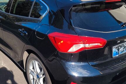 Ford Focus 64.000 km 11.400 &euro; Karlsruhe 76187