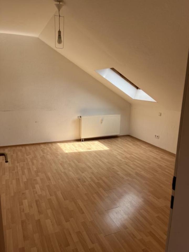 Gemütliche Zwei-Zimmer Dachgeschosswohnung in Rheder ! zimmer